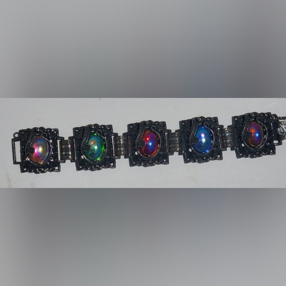 Vintage 1960's: Signed, Judy Lee - Dragon's Eyes, Carbochon Bracelet - 7.5" Rare